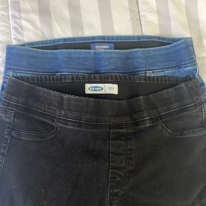2 pairs of Old Navy skinny jeans